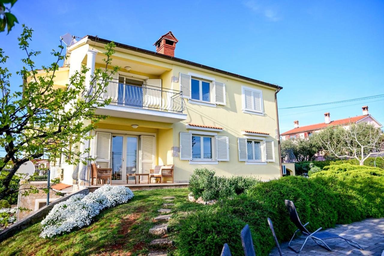 Apartment Laetitia Kaštelir Eksteriør bilde