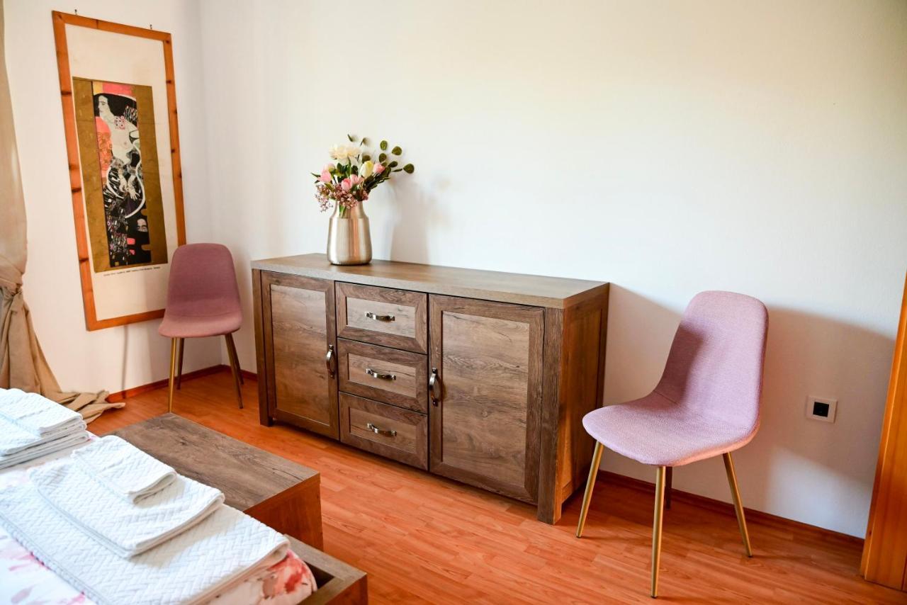 Apartment Laetitia Kaštelir Eksteriør bilde